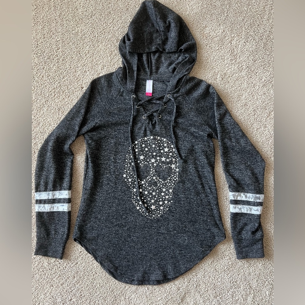 Women’s M Hooded Long Sleeve w/Graphic